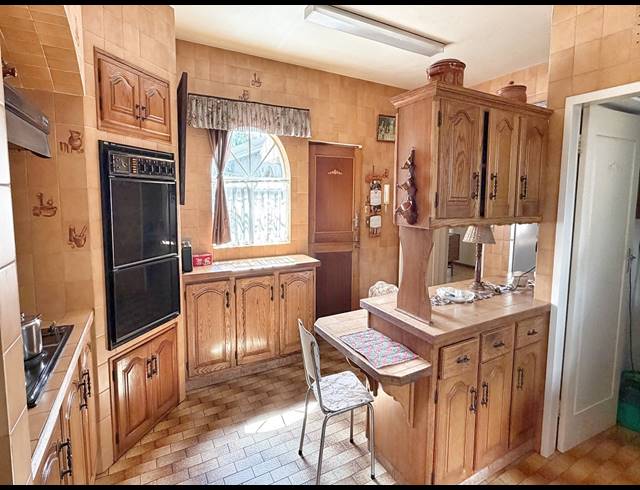 5 BEDROOM HOUSE FOR SALE IN THE HILL